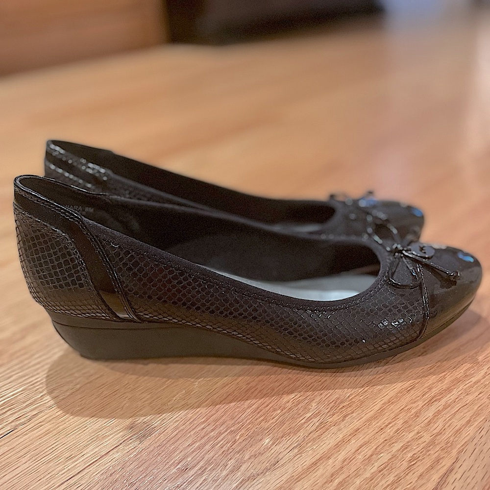 Size 8. Anne Klein Sport. Black wedge heel